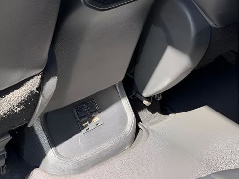 Used 2020 Toyota Highlander XLE image 27