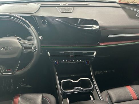Used 2024 Chevrolet Traverse RS FWD image 10