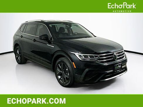 Used 2022 Volkswagen Tiguan SE image 1