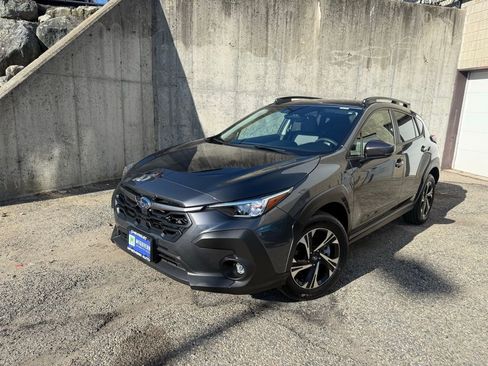 Used 2024 Subaru Crosstrek 2.0i Premium image 1