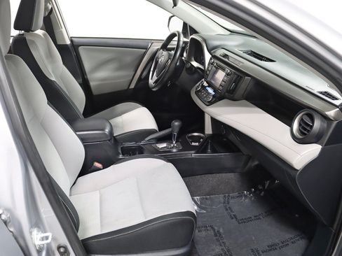Used 2018 Toyota RAV4 XLE w/ Plus Extra Value Package AWD/4WD image 27