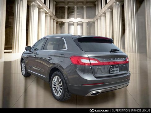 Used 2017 Lincoln MKX Select w/ Select Plus Package FWD image 6