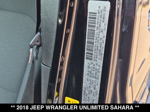Used 2018 Jeep Wrangler Unlimited Sahara AWD/4WD image 29