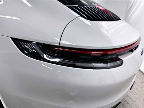 Used 2021 Porsche 911 Carrera RWD image 33