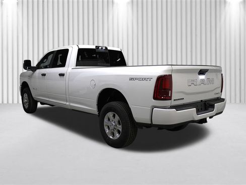 New 2026 RAM 3500 Big Horn AWD/4WD image 5