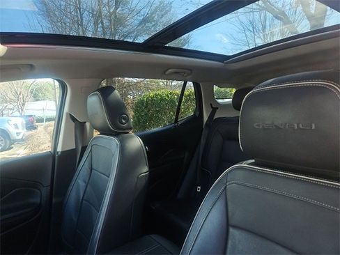 Used 2019 GMC Terrain Denali w/ Advanced Safety Package image 14