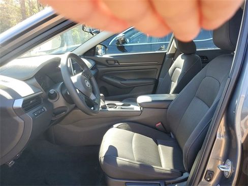 Certified 2025 Nissan Altima 2.5 S image 14