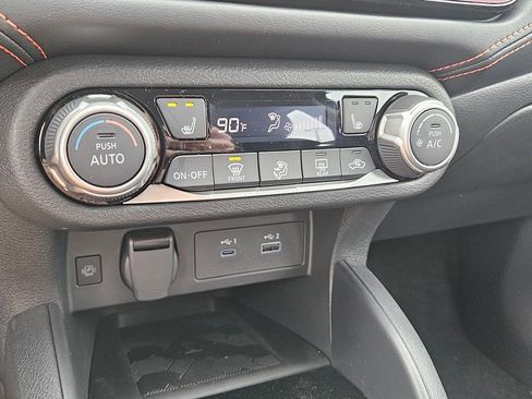 New 2025 Nissan Versa SR w/ Trunk Package image 22