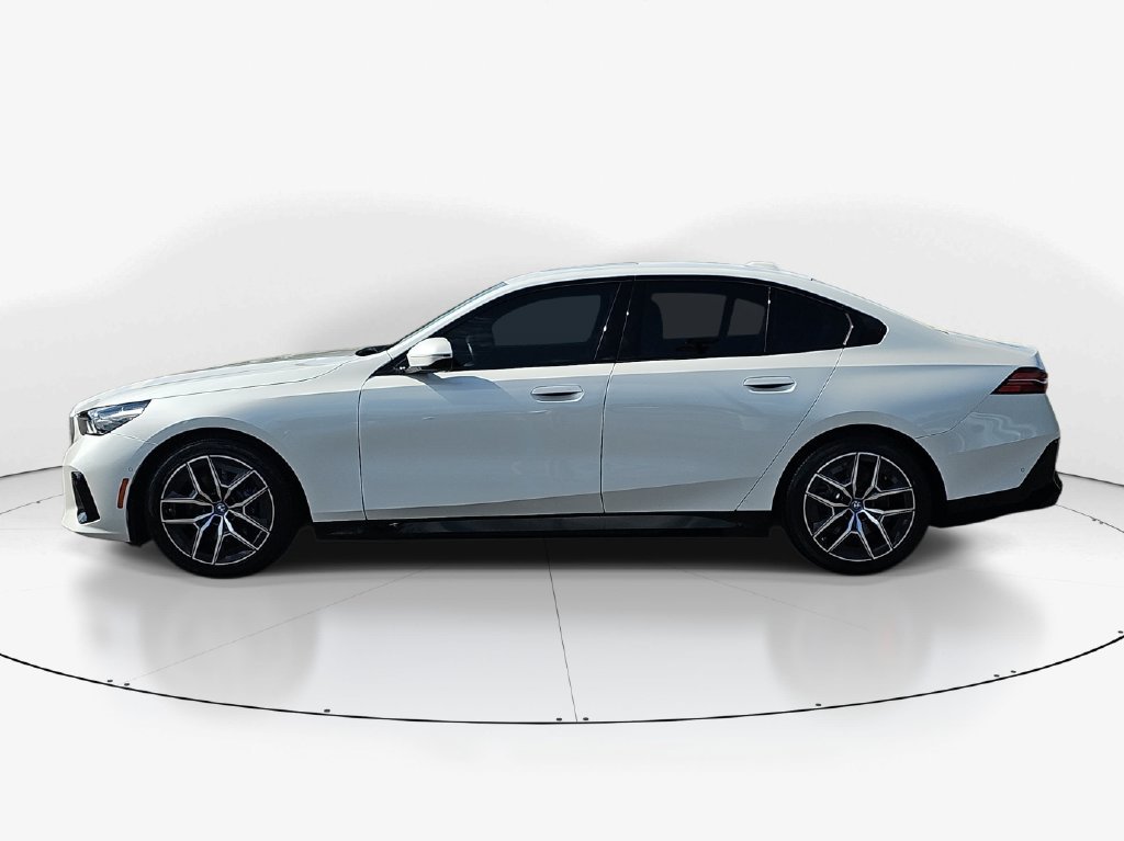 Used 2024 BMW i5 eDrive40i w/ M Sport Package RWD image 10