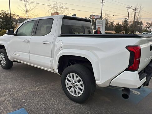Used 2024 Toyota Tacoma SR5 image 10