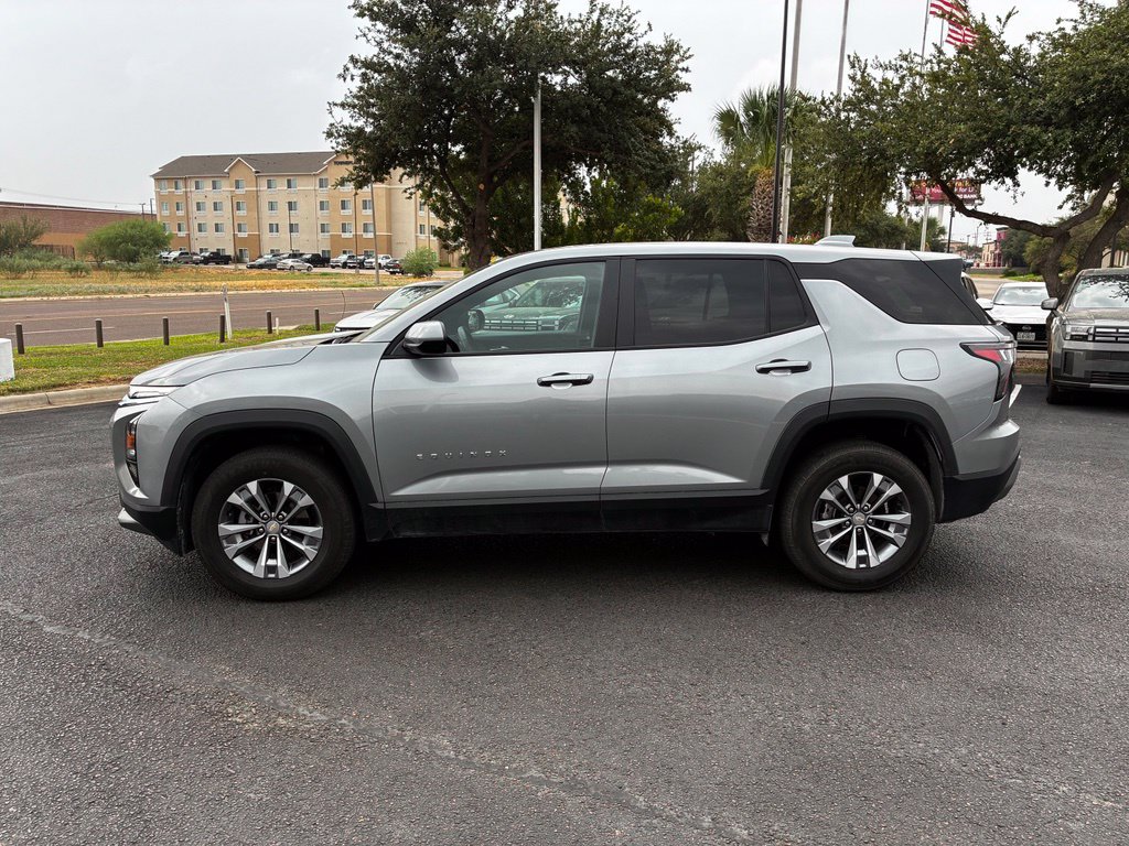 Used 2026 Chevrolet Equinox LT AWD/4WD image 2