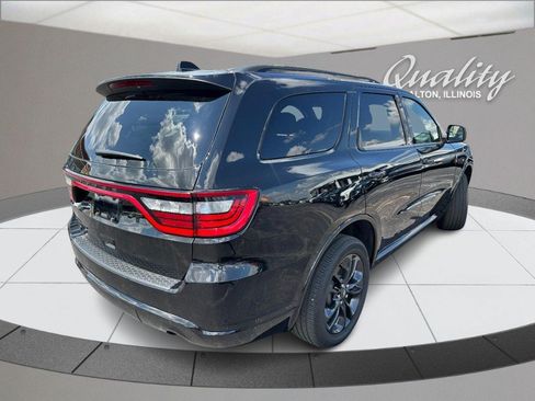 Used 2024 Dodge Durango SXT w/ SXT Blacktop Group AWD/4WD image 4