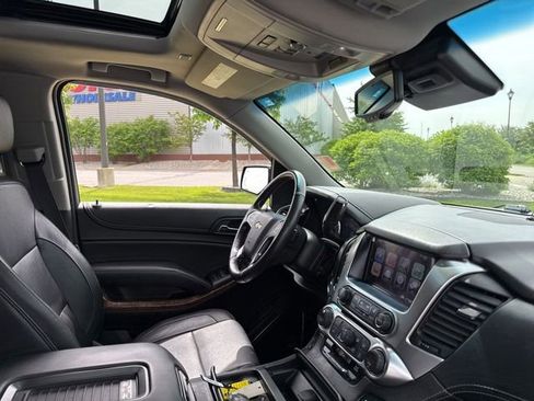 Used 2017 Chevrolet Suburban Premier AWD/4WD image 15