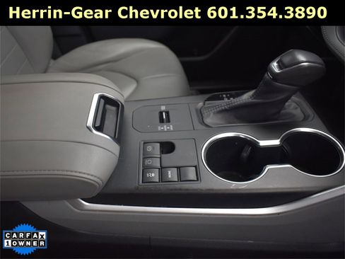 Used 2023 Toyota Highlander XLE image 31