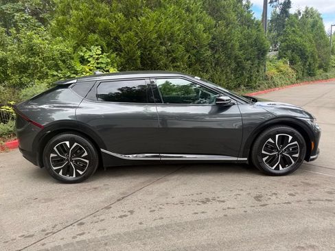 Certified 2024 Kia EV6 Wind RWD image 2