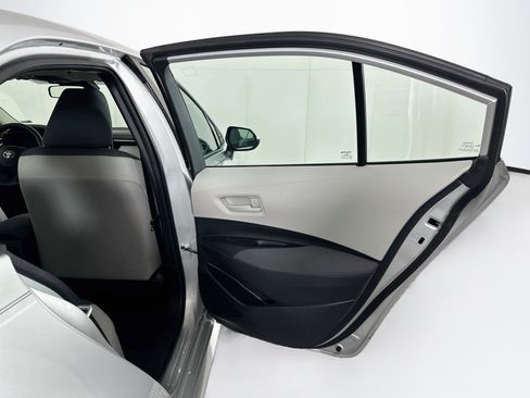 Used 2025 Toyota Corolla LE FWD image 27