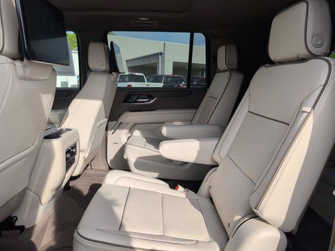 New 2026 GMC Yukon XL Denali w/ Denali Reserve Package AWD/4WD image 40