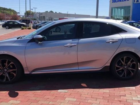 Used 2018 Honda Civic Sport image 5