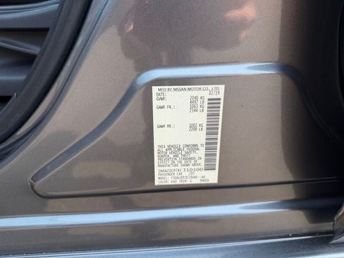 Used 2019 Nissan Leaf S w/ Protection Package FWD image 34