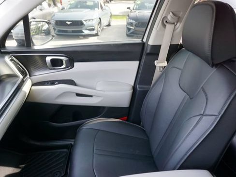 Used 2025 Kia Sorento EX FWD image 26