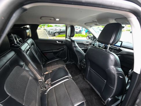 Used 2021 Ford Escape Titanium AWD/4WD image 27