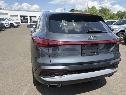Used 2025 Audi Q5 Premium Plus w/ Premium Plus AWD/4WD image 4