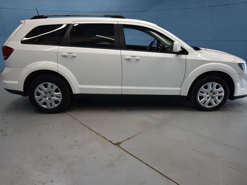 Used 2018 Dodge Journey SXT w/ Connectivity Group FWD image 38