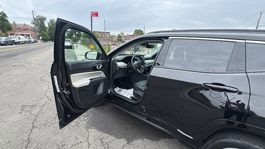 Used 2022 Jeep Compass Limited w/ Elite Group AWD/4WD image 10