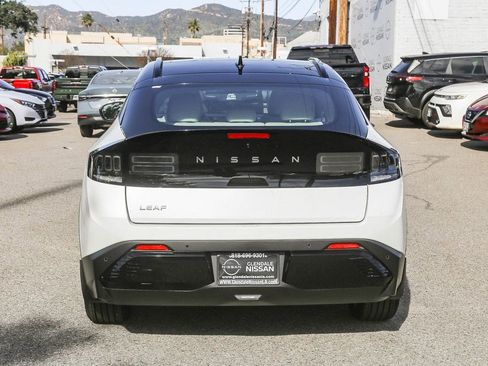 New 2026 Nissan Leaf Platinum+ image 5