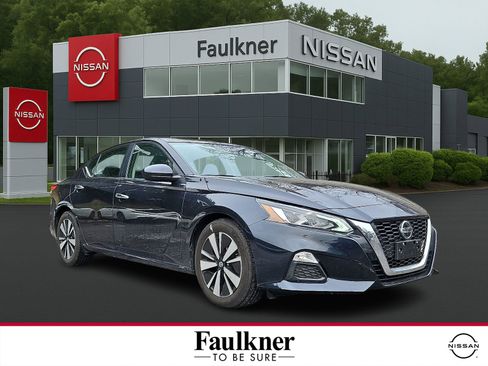 Certified 2022 Nissan Altima 2.5 SV image 1