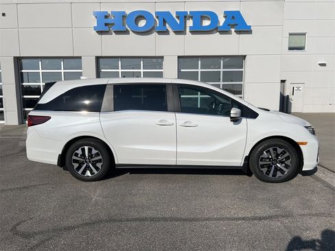 New 2026 Honda Odyssey EX-L image 2