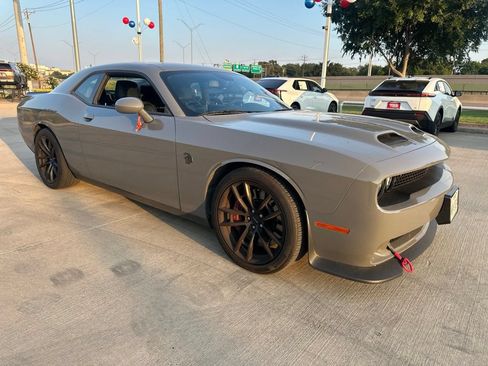 Used 2023 Dodge Challenger SRT Hellcat RWD image 11