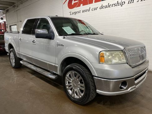 Used 2008 Lincoln Mark LT 4x4 image 2