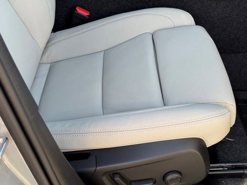 New 2026 Volvo XC40 B5 Plus w/ Protection Package Premier image 12