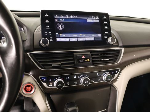 Used 2018 Honda Accord Touring image 5