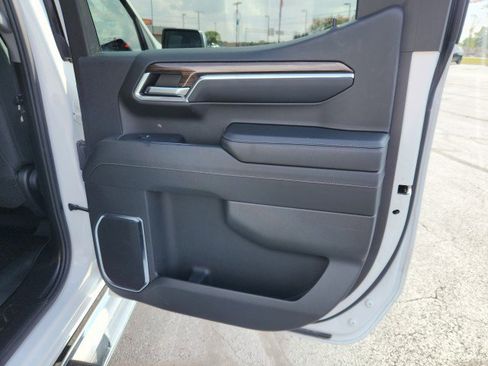 Used 2023 Chevrolet Silverado 1500 LT image 11