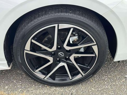 Certified 2025 Nissan Sentra SR w/ SR Premium Package image 8