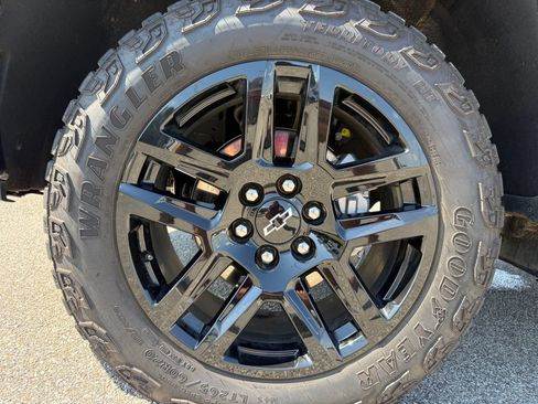 Used 2026 Chevrolet Silverado 1500 LT Trail Boss w/ LT Trail Boss Premium Package AWD/4WD image 25