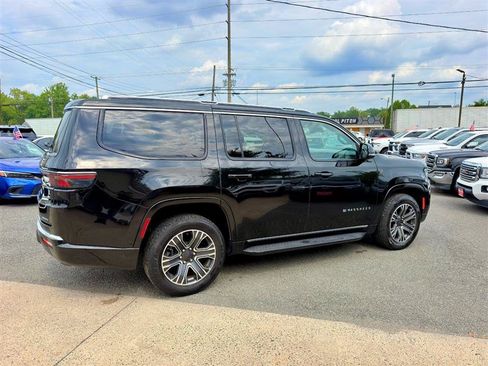 Used 2024 Jeep Wagoneer Series II AWD/4WD image 7