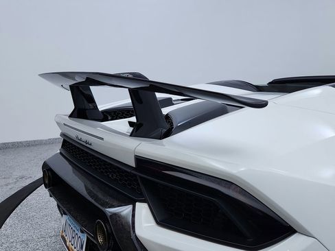 Used 2019 Lamborghini Huracan Performante image 37