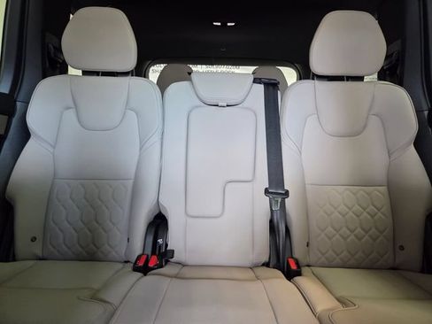 New 2026 Volvo XC90 T8 Plus w/ Protection Package Premier AWD/4WD image 13