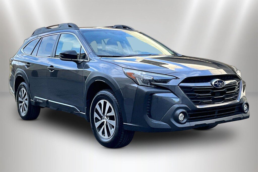 Certified 2025 Subaru Outback Premium AWD/4WD image 1