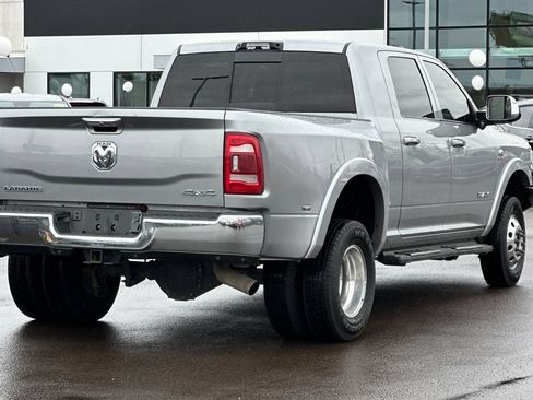 Used 2022 RAM 3500 Laramie AWD/4WD image 4