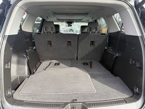 Used 2018 GMC Acadia SLT w/ LPO, Black Accent Package image 34