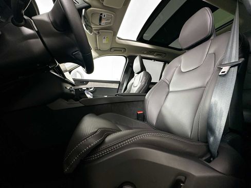 New 2025 Volvo XC90 T8 Ultra w/ Protection Package Premier image 18