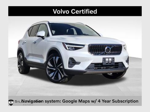 Certified 2025 Volvo XC40 B5 Plus AWD/4WD image 1