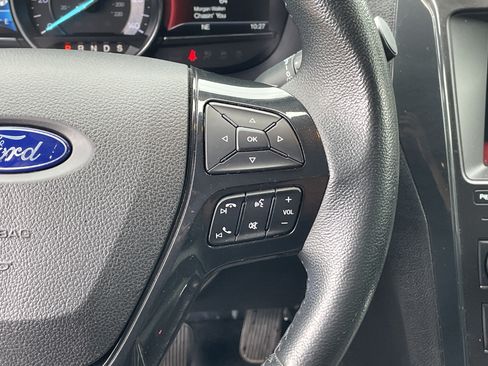 Used 2018 Ford Explorer XLT w/ Equipment Group 202A AWD/4WD image 19