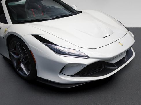 Used 2021 Ferrari F8 Tributo RWD image 12