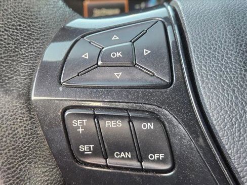 Used 2017 Ford Explorer XLT w/ Equipment Group 201A FWD image 11