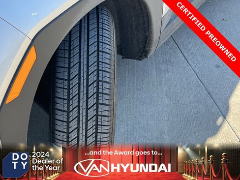 Certified 2025 Hyundai Santa Fe SEL image 9